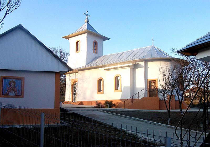 Biserica - vedere din exterior